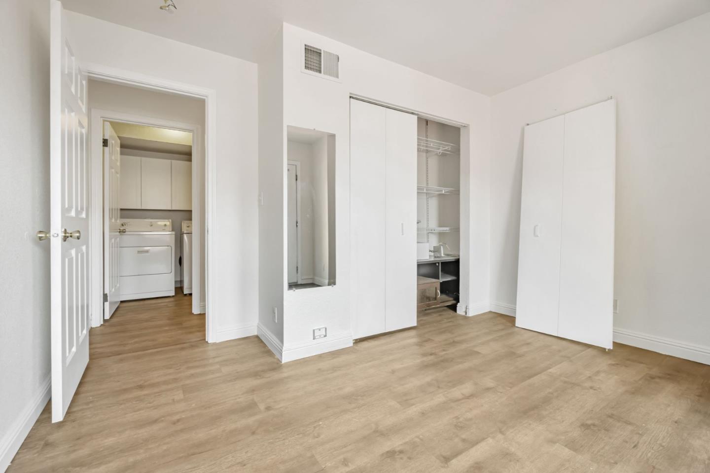 Detail Gallery Image 16 of 30 For 17 Kiska Rd, San Francisco,  CA 94124 - 3 Beds | 2 Baths
