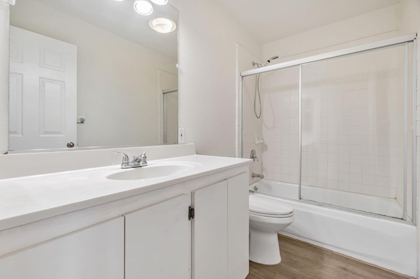 Detail Gallery Image 20 of 30 For 17 Kiska Rd, San Francisco,  CA 94124 - 3 Beds | 2 Baths