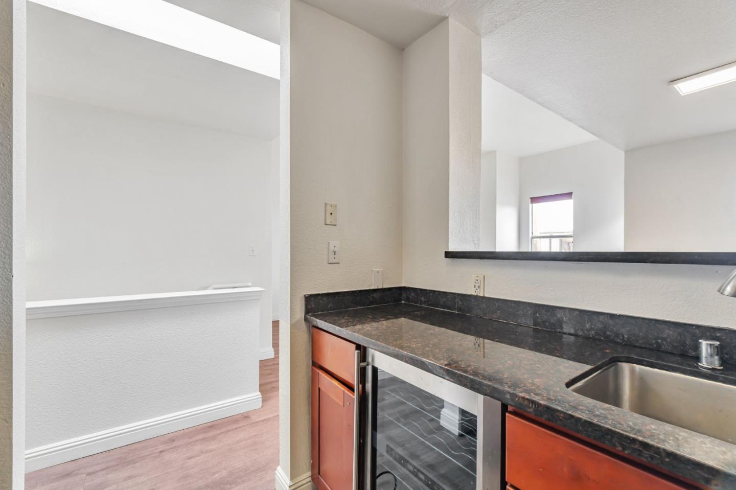 Detail Gallery Image 7 of 30 For 17 Kiska Rd, San Francisco,  CA 94124 - 3 Beds | 2 Baths