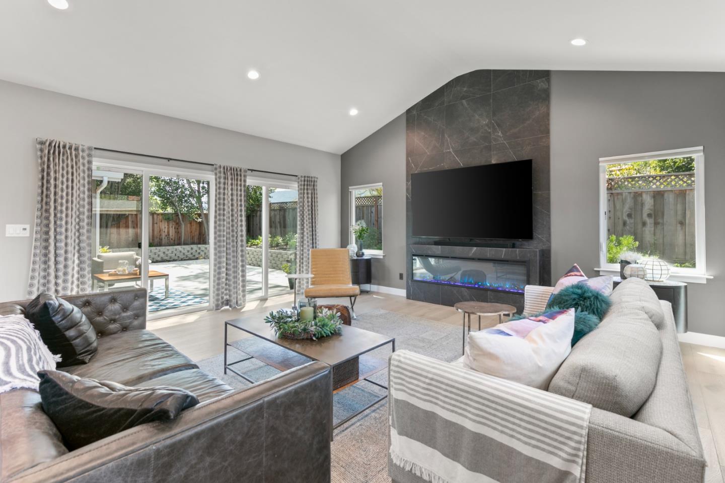 Detail Gallery Image 13 of 45 For 5471 Dent Ave, San Jose,  CA 95118 - 4 Beds | 3 Baths