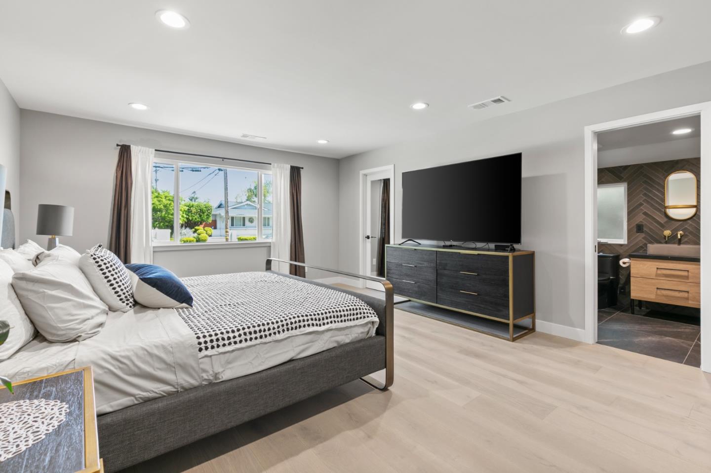 Detail Gallery Image 21 of 45 For 5471 Dent Ave, San Jose,  CA 95118 - 4 Beds | 3 Baths