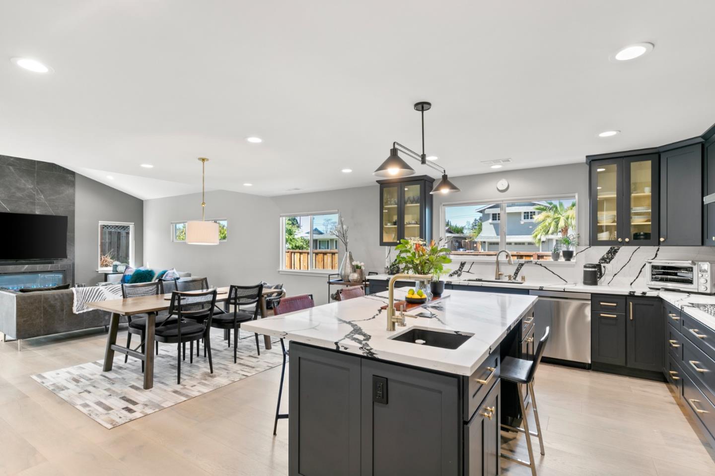 Detail Gallery Image 5 of 45 For 5471 Dent Ave, San Jose,  CA 95118 - 4 Beds | 3 Baths