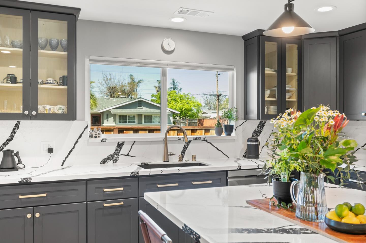 Detail Gallery Image 7 of 45 For 5471 Dent Ave, San Jose,  CA 95118 - 4 Beds | 3 Baths