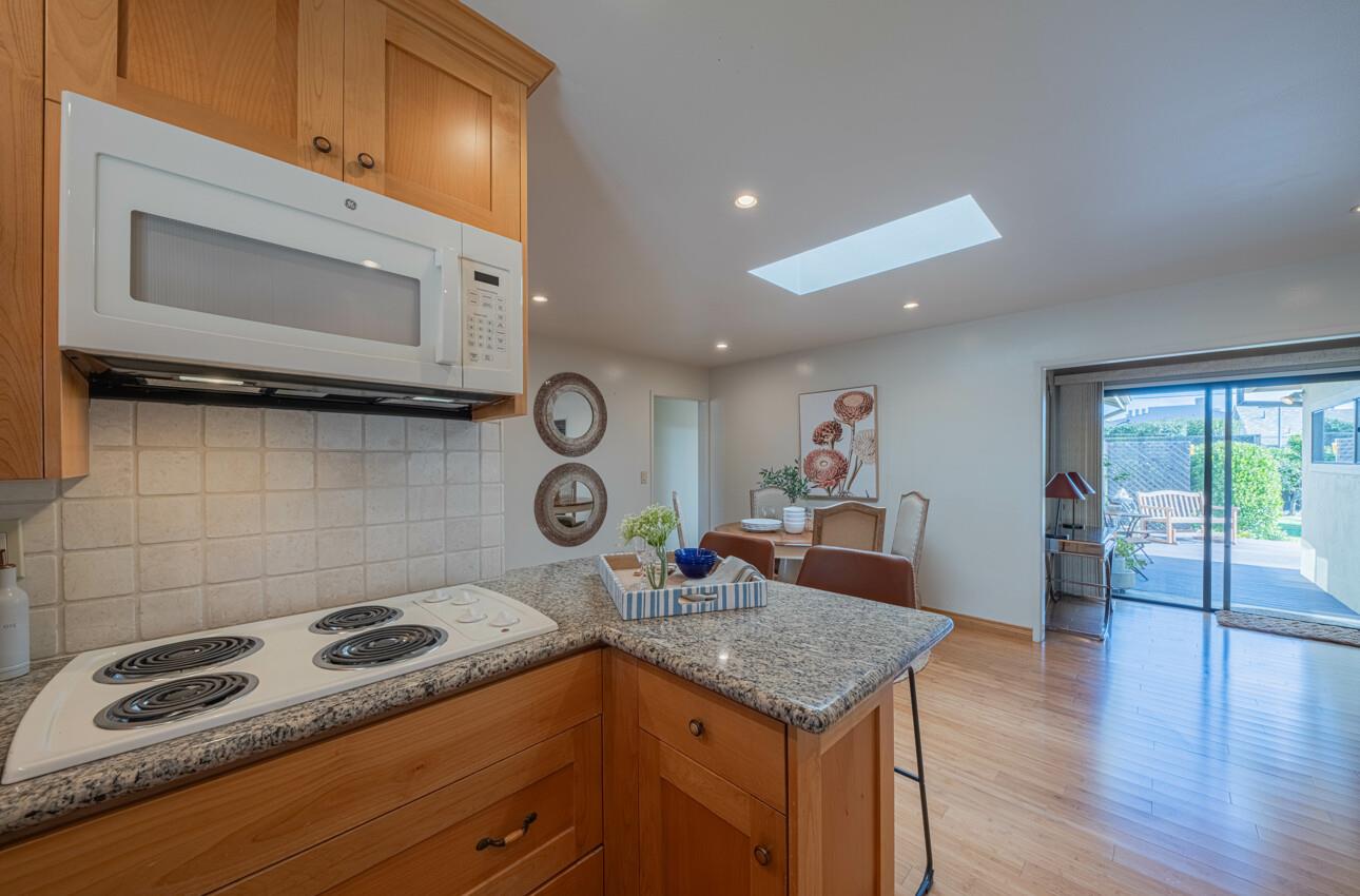 Detail Gallery Image 12 of 39 For 16 Del Rey Cir, Salinas,  CA 93901 - 3 Beds | 2 Baths