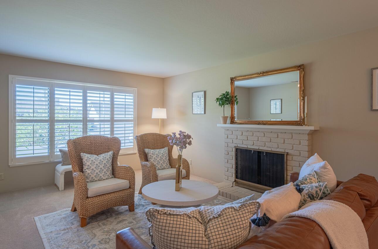 Detail Gallery Image 4 of 39 For 16 Del Rey Cir, Salinas,  CA 93901 - 3 Beds | 2 Baths