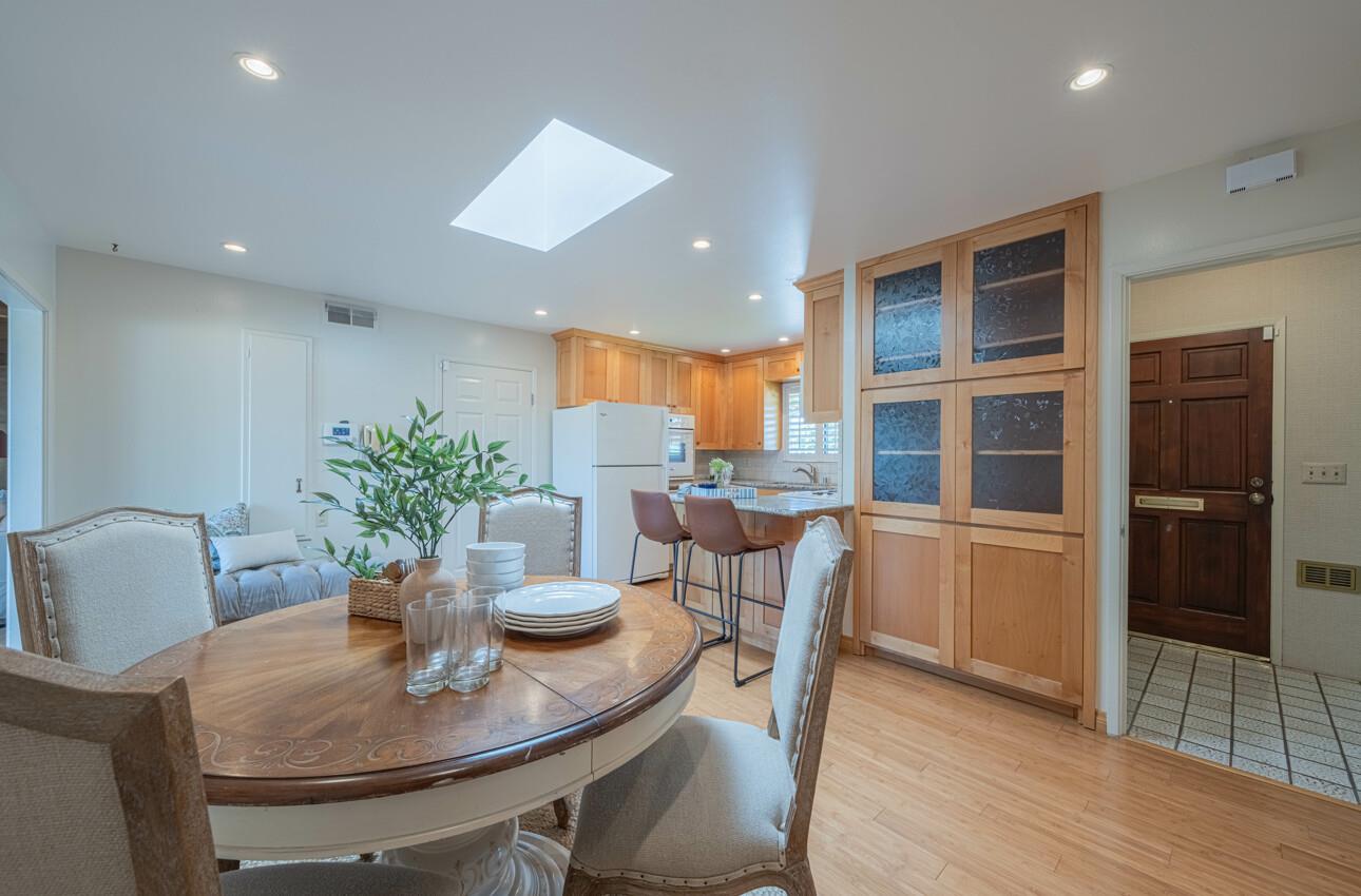 Detail Gallery Image 7 of 39 For 16 Del Rey Cir, Salinas,  CA 93901 - 3 Beds | 2 Baths