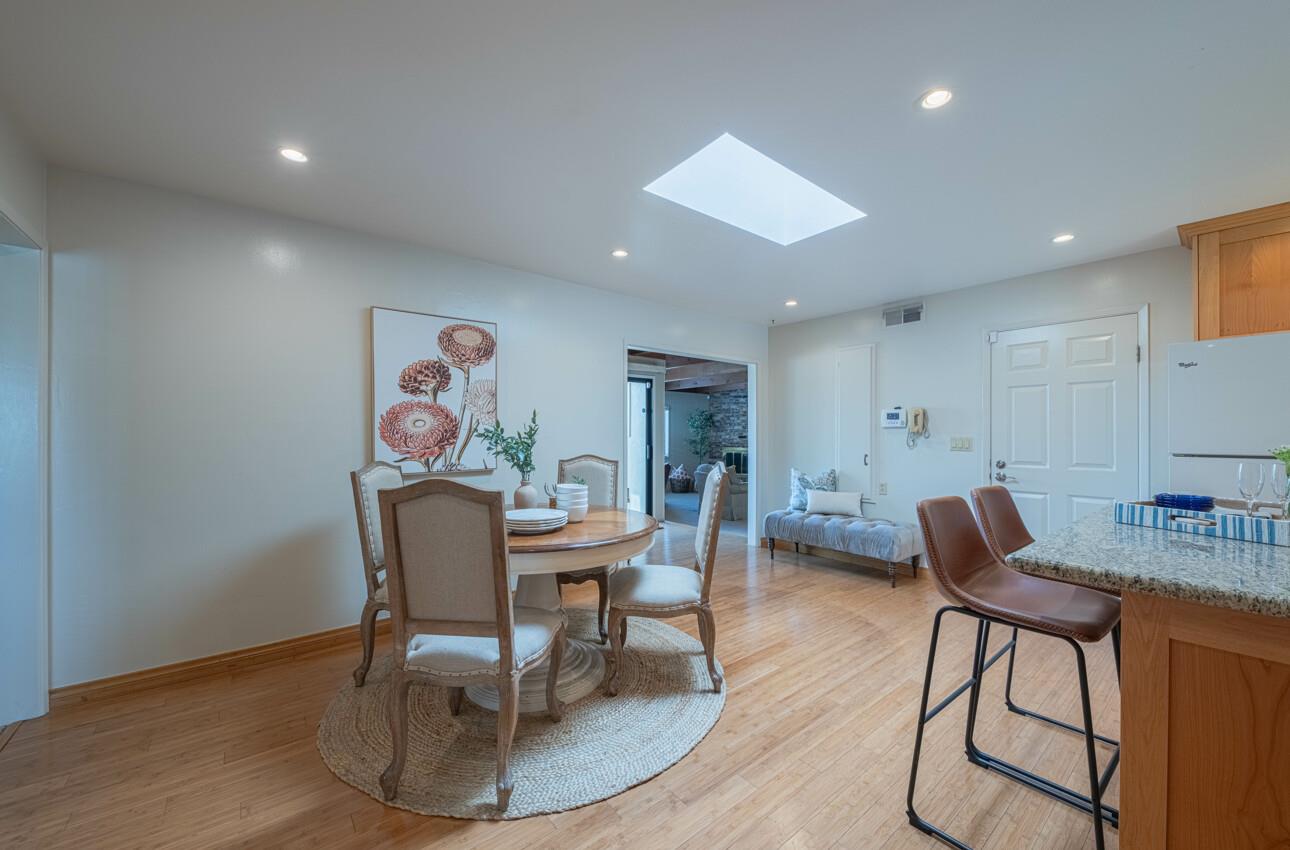 Detail Gallery Image 8 of 39 For 16 Del Rey Cir, Salinas,  CA 93901 - 3 Beds | 2 Baths