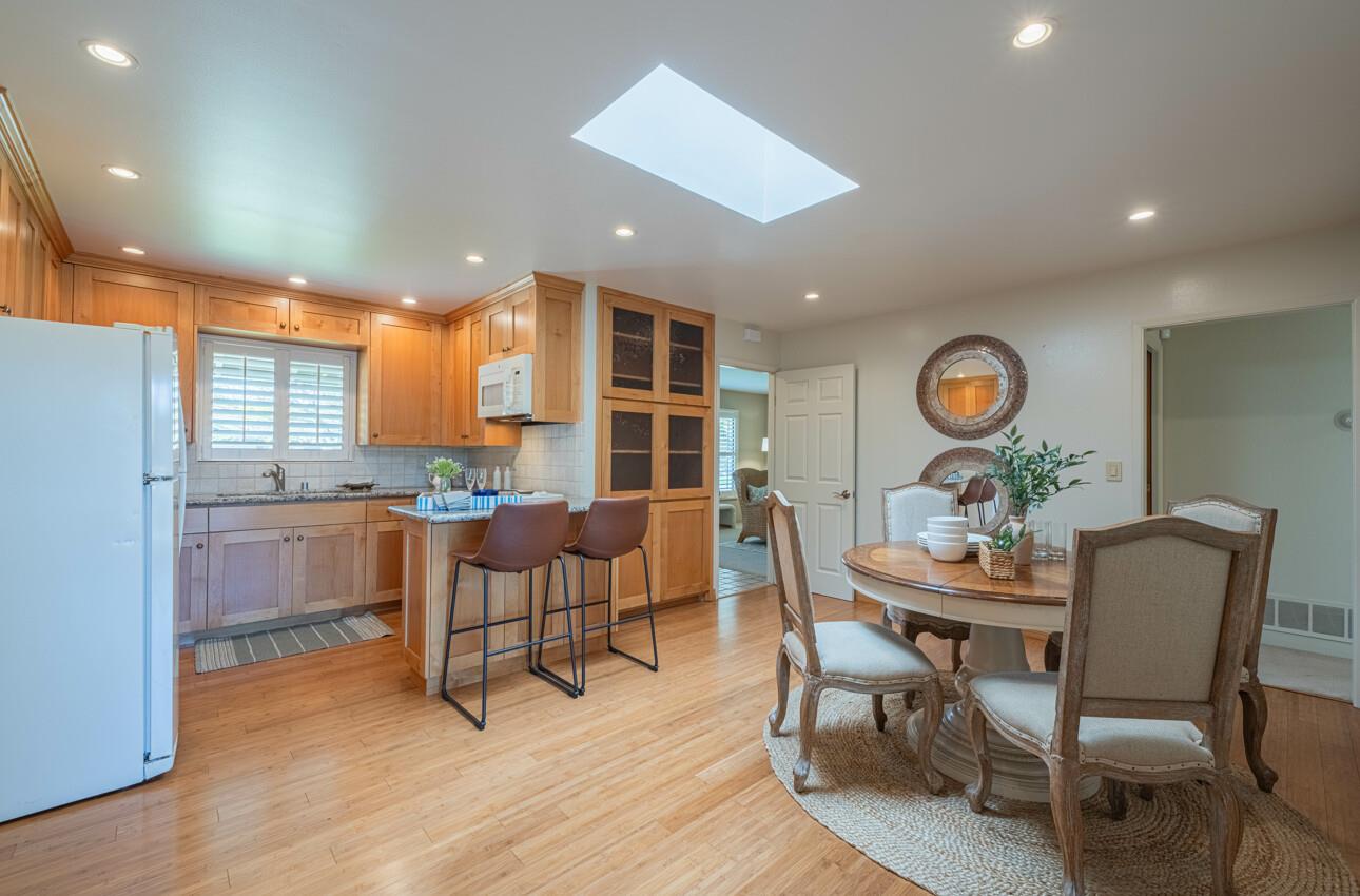 Detail Gallery Image 9 of 39 For 16 Del Rey Cir, Salinas,  CA 93901 - 3 Beds | 2 Baths