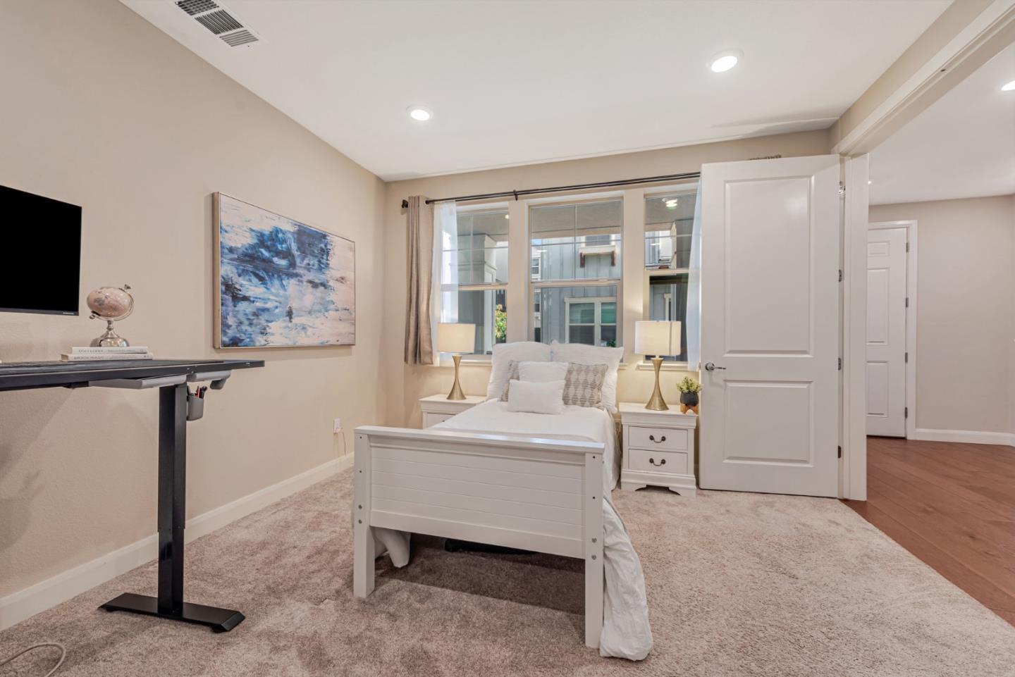 Detail Gallery Image 16 of 41 For 1570 Hidden Creek Ln, Milpitas,  CA 95035 - 4 Beds | 3/1 Baths