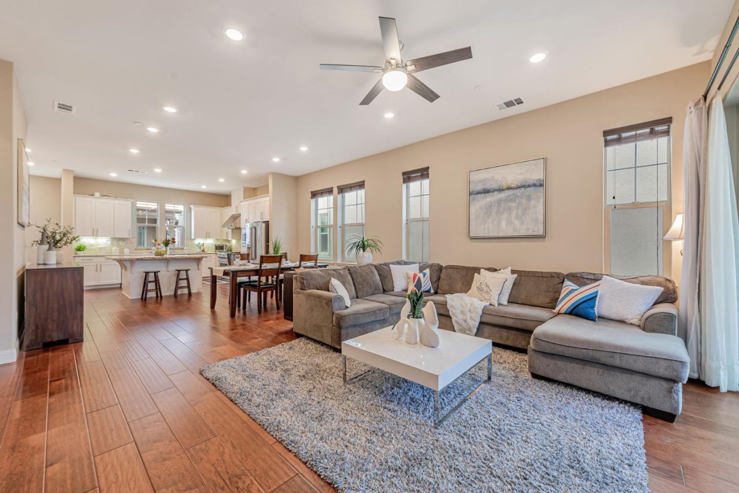 Detail Gallery Image 2 of 41 For 1570 Hidden Creek Ln, Milpitas,  CA 95035 - 4 Beds | 3/1 Baths