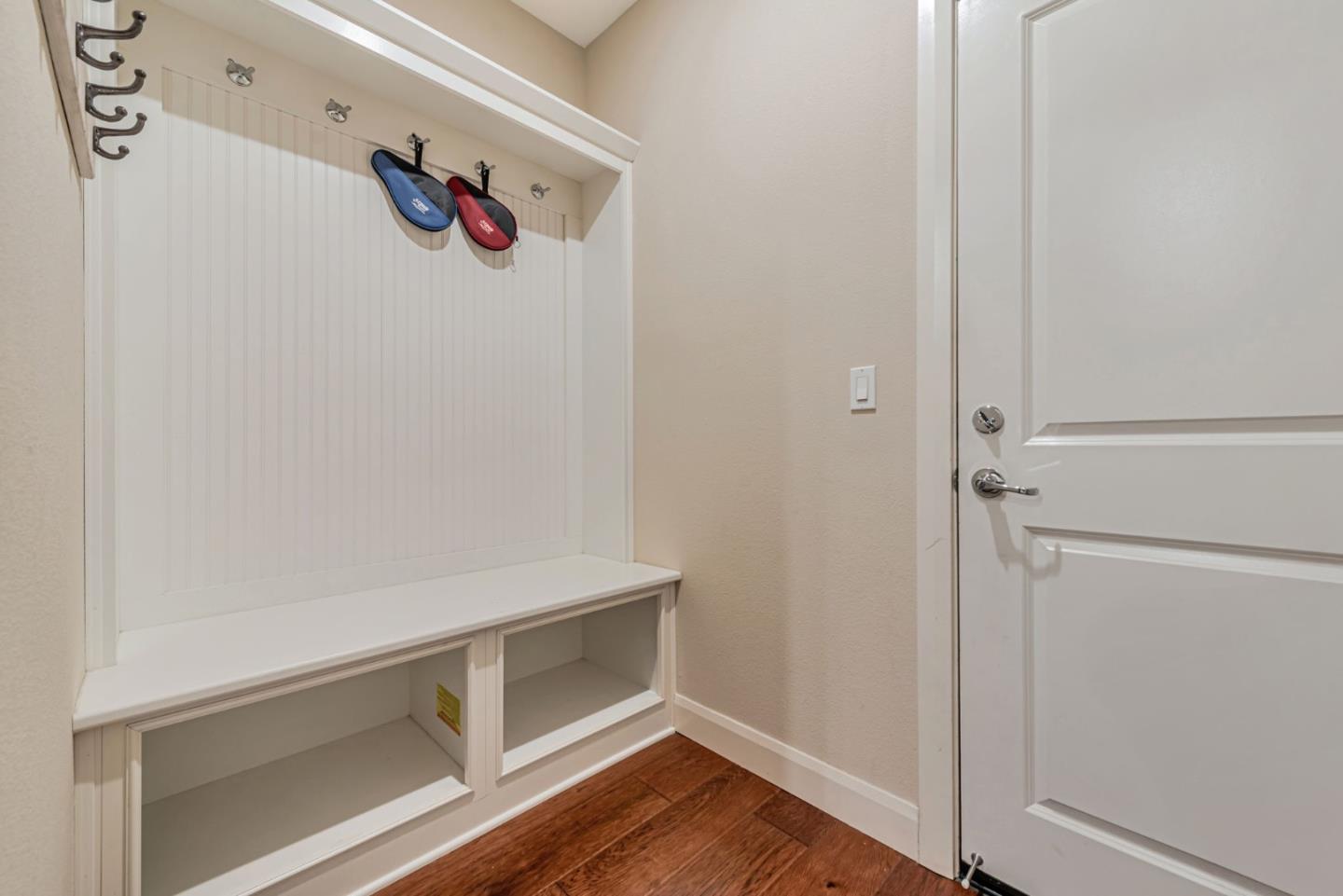 Detail Gallery Image 25 of 41 For 1570 Hidden Creek Ln, Milpitas,  CA 95035 - 4 Beds | 3/1 Baths