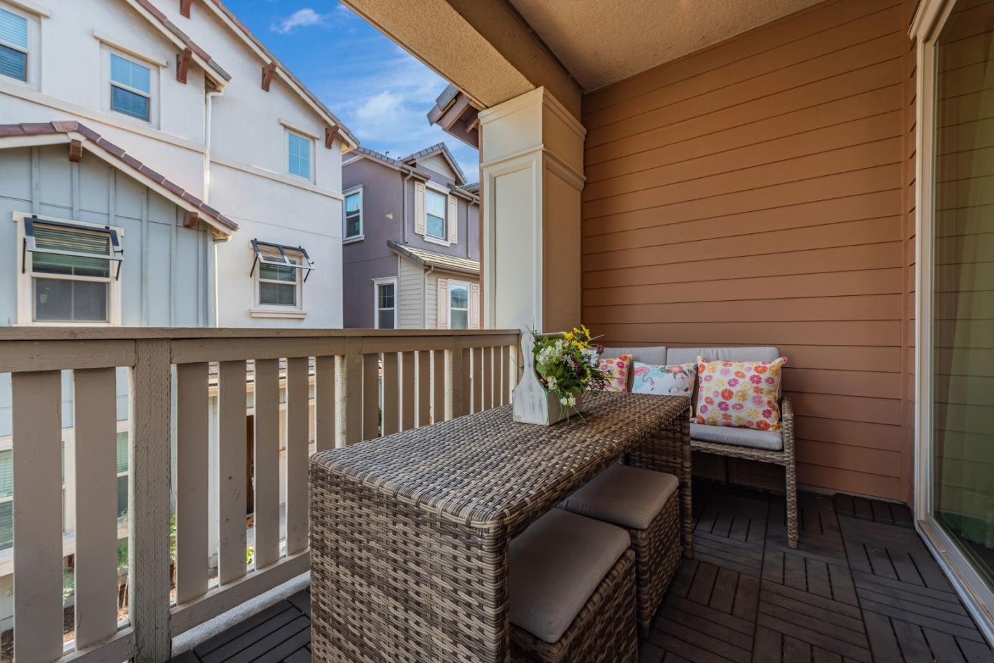 Detail Gallery Image 33 of 41 For 1570 Hidden Creek Ln, Milpitas,  CA 95035 - 4 Beds | 3/1 Baths