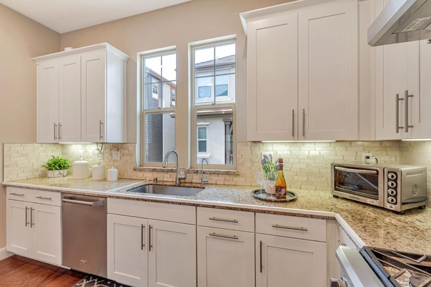 Detail Gallery Image 8 of 41 For 1570 Hidden Creek Ln, Milpitas,  CA 95035 - 4 Beds | 3/1 Baths