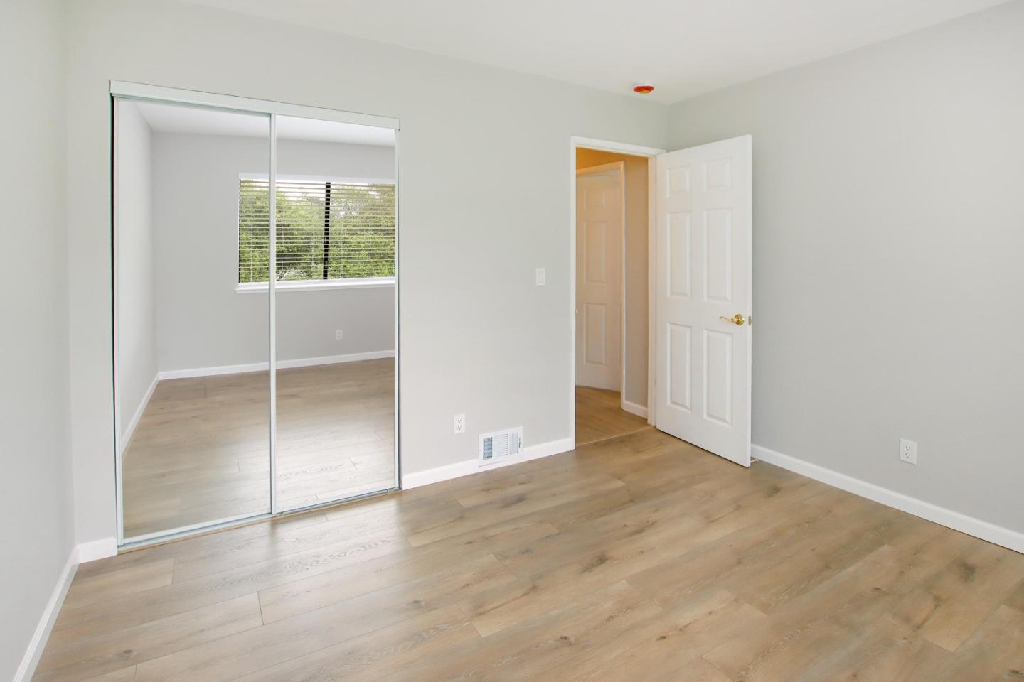Detail Gallery Image 10 of 20 For 1147 Callas Ln #2,  Capitola,  CA 95010 - 2 Beds | 1 Baths