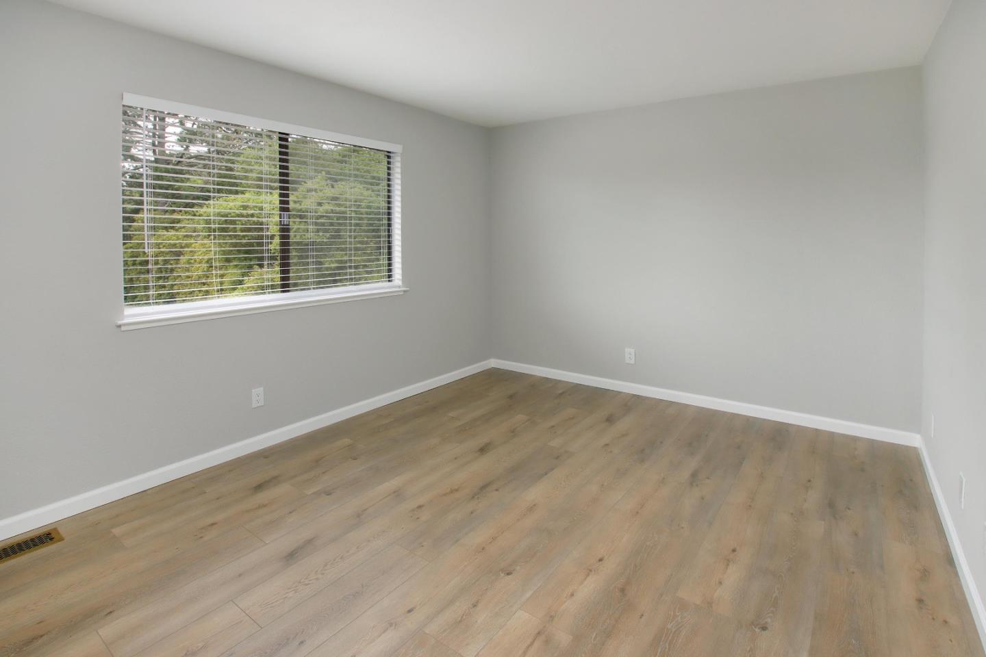 Detail Gallery Image 11 of 20 For 1147 Callas Ln #2,  Capitola,  CA 95010 - 2 Beds | 1 Baths