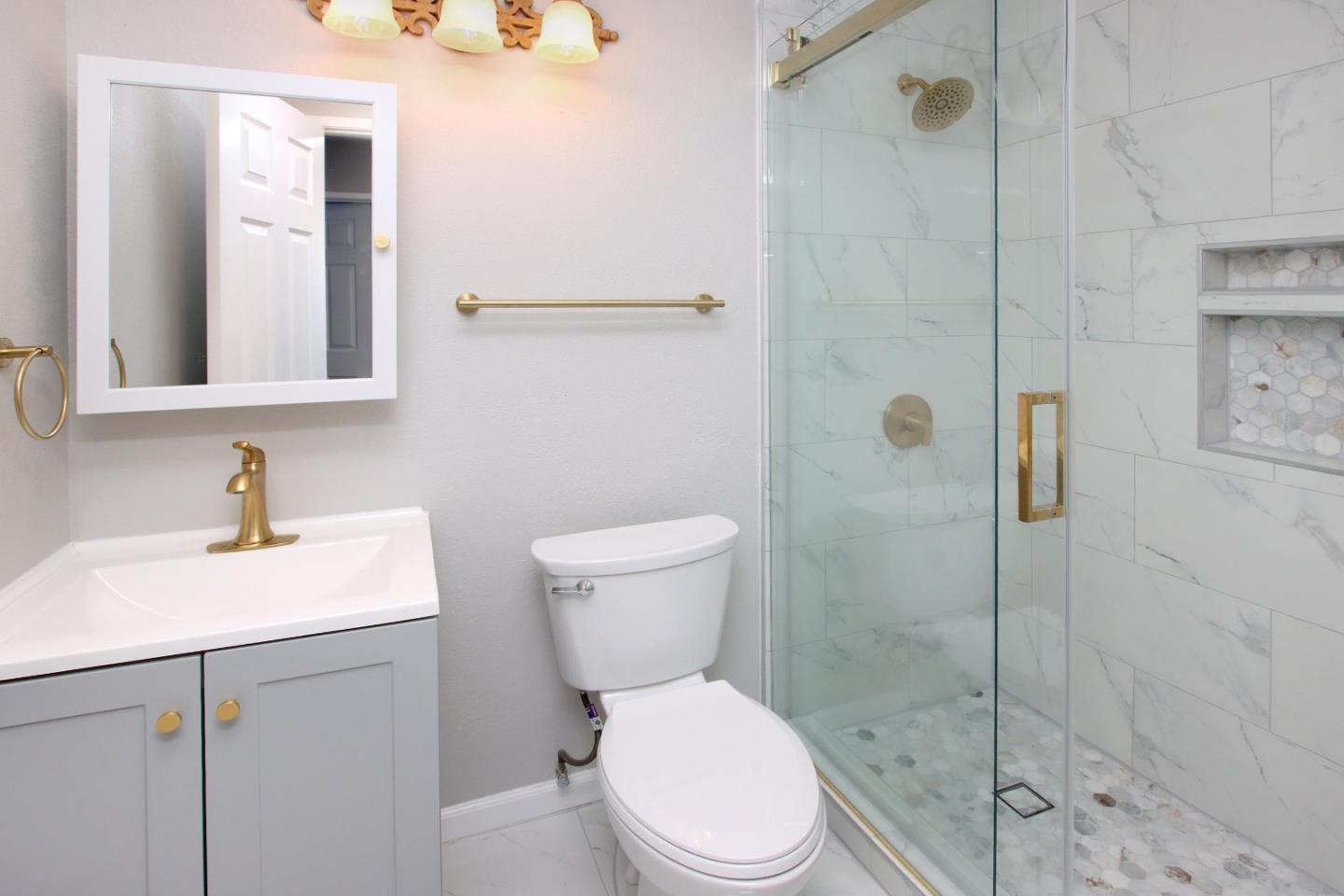 Detail Gallery Image 13 of 20 For 1147 Callas Ln #2,  Capitola,  CA 95010 - 2 Beds | 1 Baths