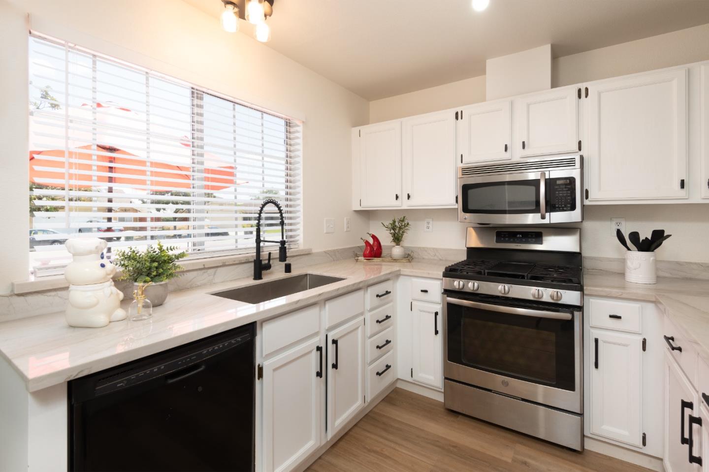 Detail Gallery Image 18 of 32 For 371 Calle Cabezal, Morgan Hill,  CA 95037 - 3 Beds | 2 Baths