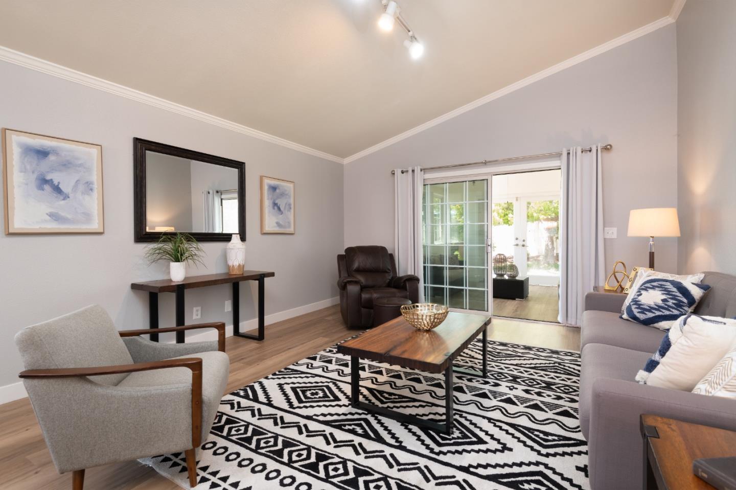Detail Gallery Image 22 of 32 For 371 Calle Cabezal, Morgan Hill,  CA 95037 - 3 Beds | 2 Baths