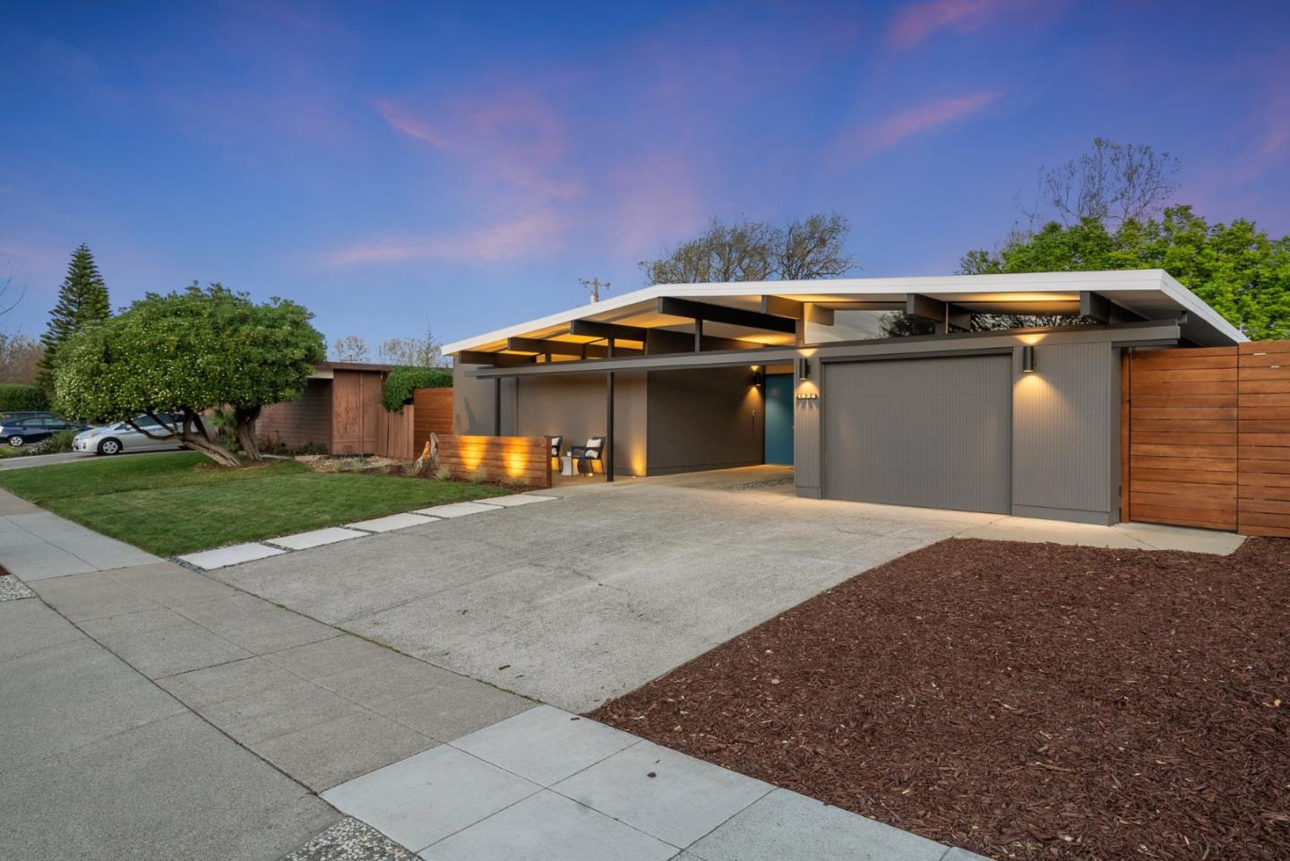Detail Gallery Image 2 of 103 For 1634 Andalusia Way, San Jose,  CA 95125 - 4 Beds | 2 Baths