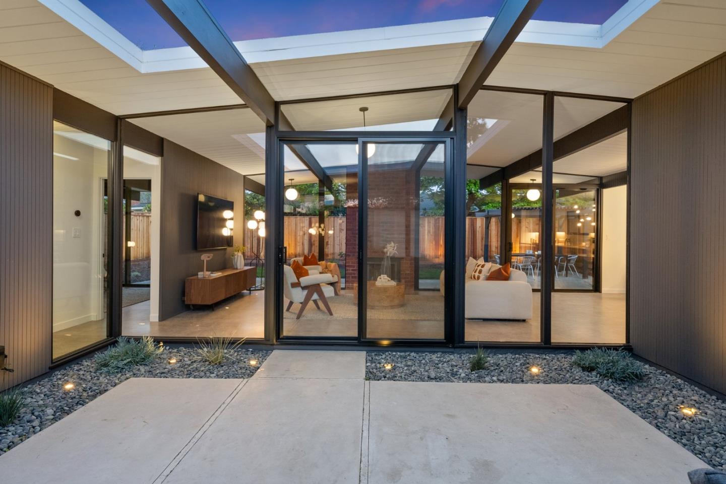 Detail Gallery Image 8 of 103 For 1634 Andalusia Way, San Jose,  CA 95125 - 4 Beds | 2 Baths