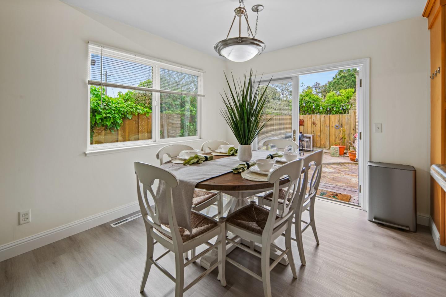 Detail Gallery Image 11 of 32 For 1109 Mcclellan Ave, Monterey,  CA 93940 - 3 Beds | 2 Baths
