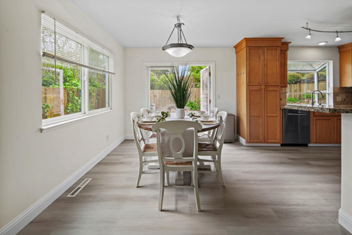 Detail Gallery Image 12 of 32 For 1109 Mcclellan Ave, Monterey,  CA 93940 - 3 Beds | 2 Baths