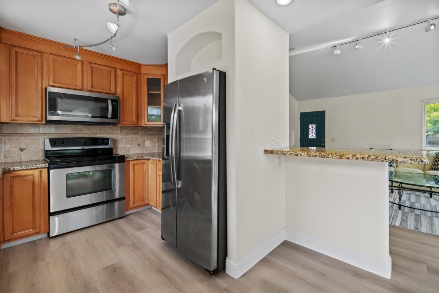 Detail Gallery Image 14 of 32 For 1109 Mcclellan Ave, Monterey,  CA 93940 - 3 Beds | 2 Baths