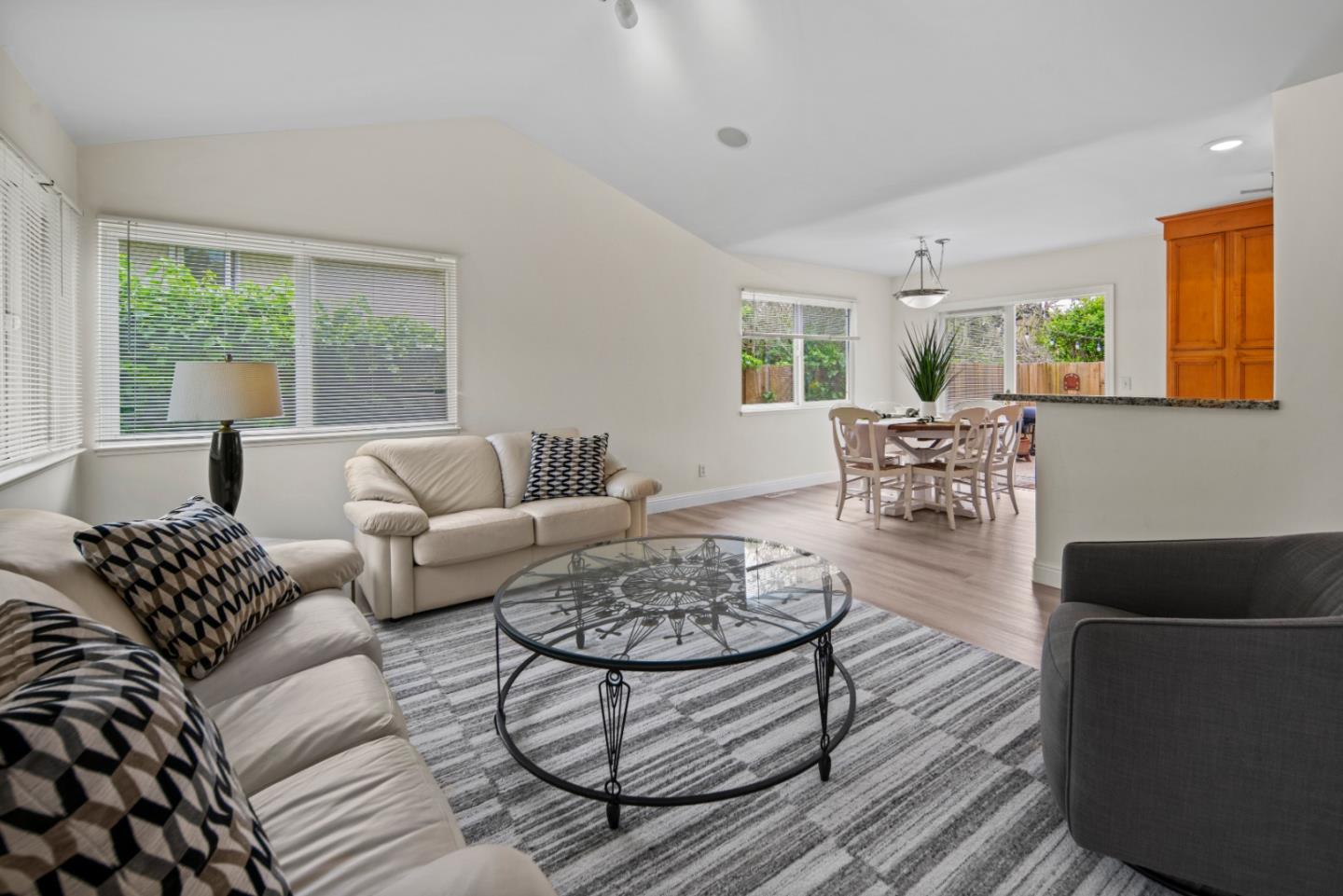Detail Gallery Image 2 of 32 For 1109 Mcclellan Ave, Monterey,  CA 93940 - 3 Beds | 2 Baths