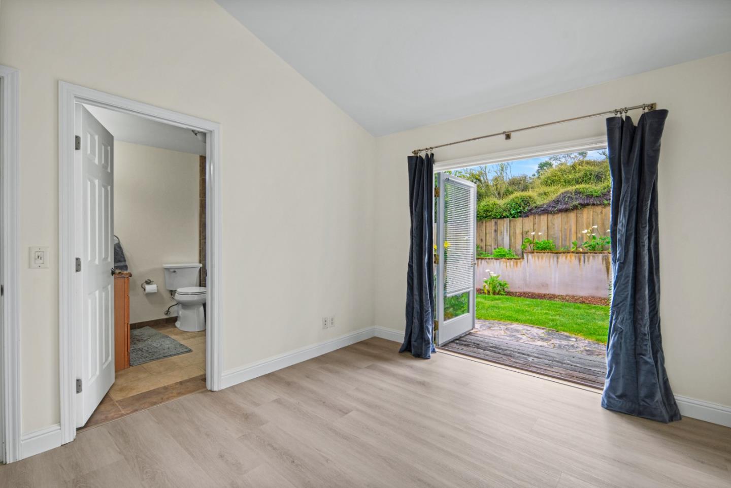 Detail Gallery Image 23 of 32 For 1109 Mcclellan Ave, Monterey,  CA 93940 - 3 Beds | 2 Baths
