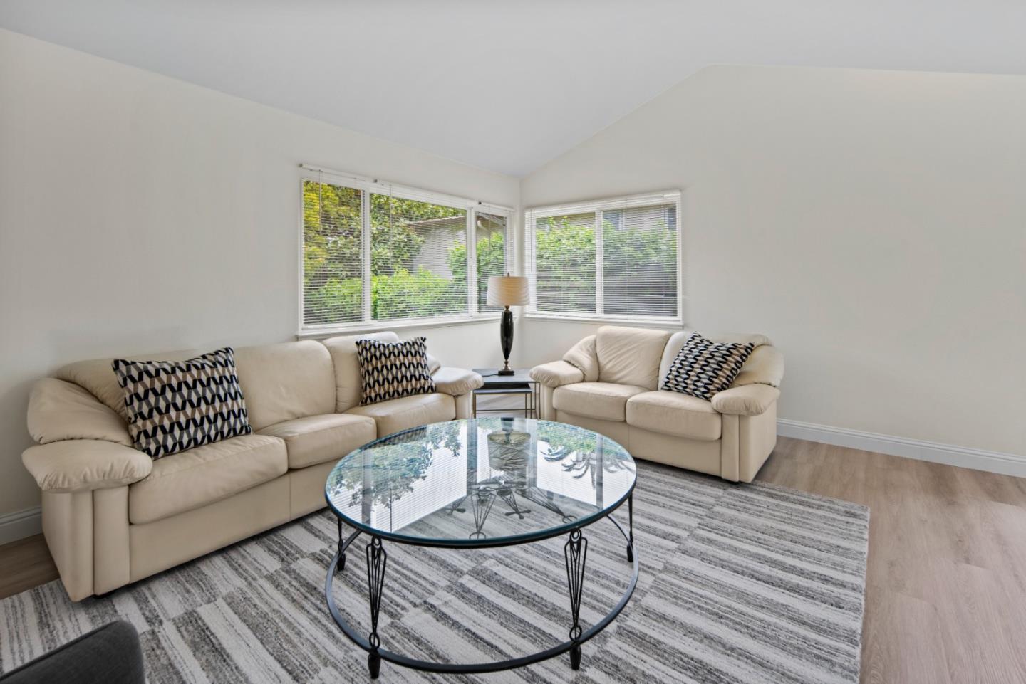 Detail Gallery Image 4 of 32 For 1109 Mcclellan Ave, Monterey,  CA 93940 - 3 Beds | 2 Baths