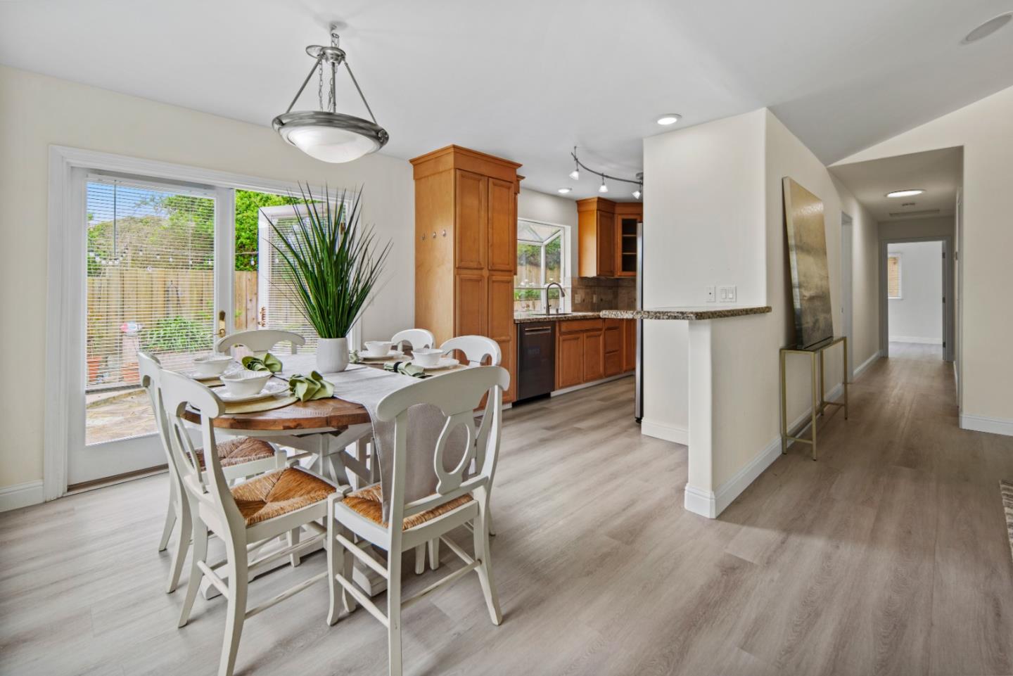 Detail Gallery Image 7 of 32 For 1109 Mcclellan Ave, Monterey,  CA 93940 - 3 Beds | 2 Baths