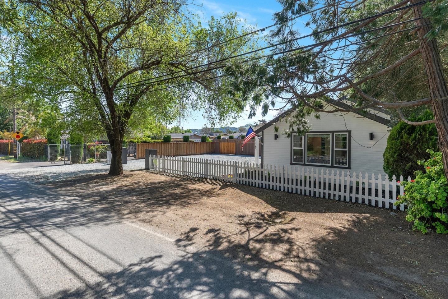 Detail Gallery Image 5 of 64 For 13365 Llagas Ave, San Martin,  CA 95046 - 3 Beds | 2 Baths