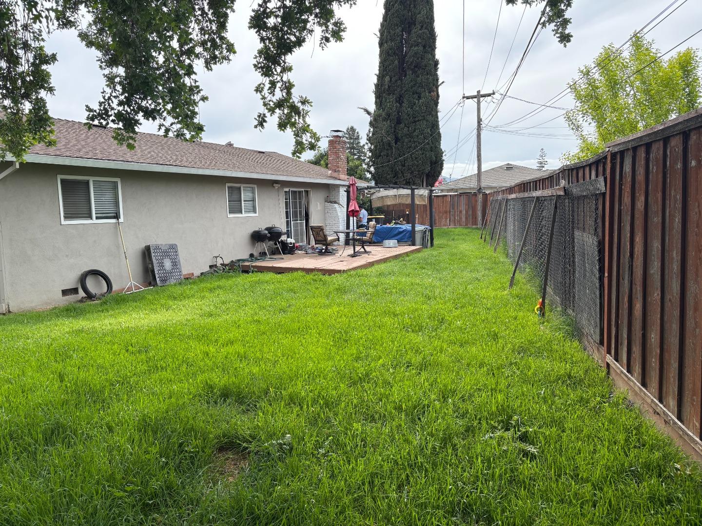 Detail Gallery Image 3 of 6 For 381 Sherwood Dr, Gilroy,  CA 95020 - 3 Beds | 2 Baths
