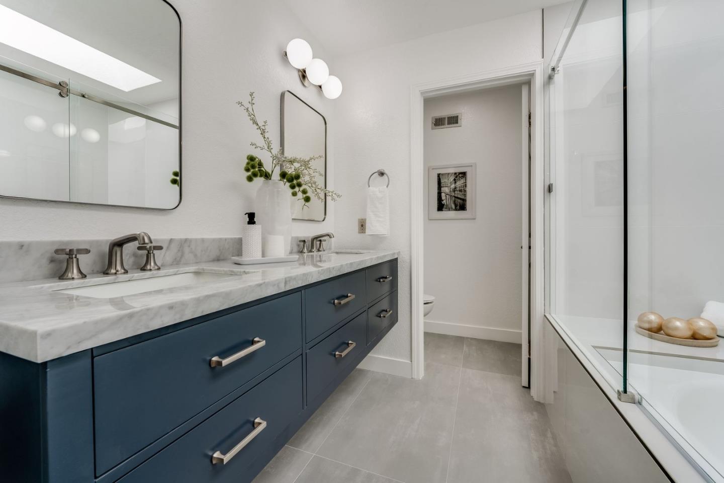 Detail Gallery Image 15 of 42 For 983 La Mesa Ter #B,  Sunnyvale,  CA 94086 - 3 Beds | 2/1 Baths