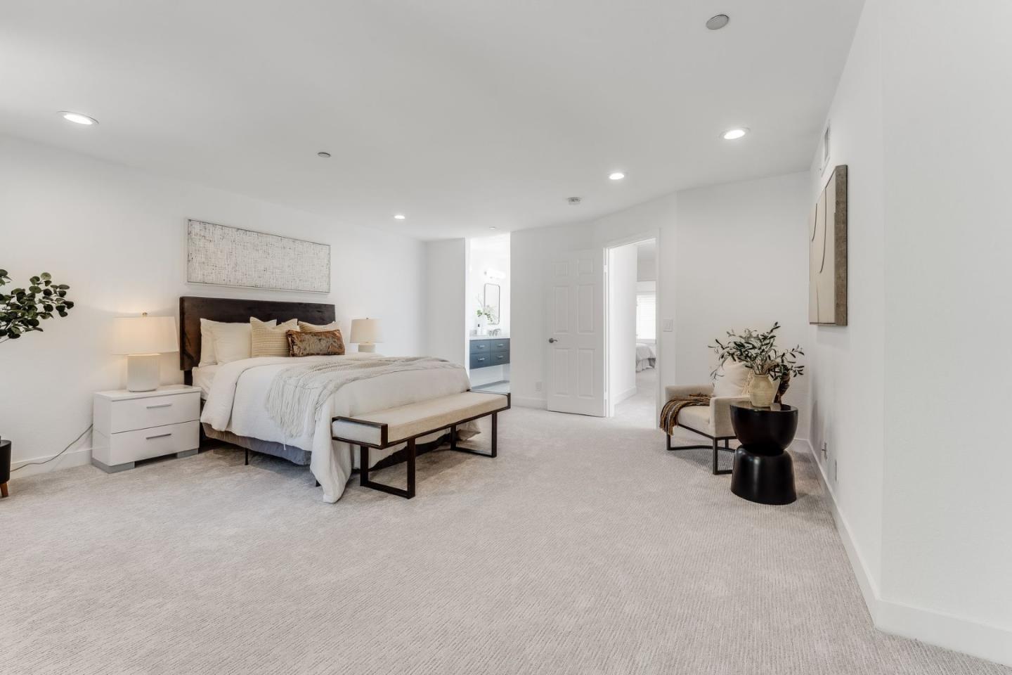 Detail Gallery Image 18 of 42 For 983 La Mesa Ter #B,  Sunnyvale,  CA 94086 - 3 Beds | 2/1 Baths