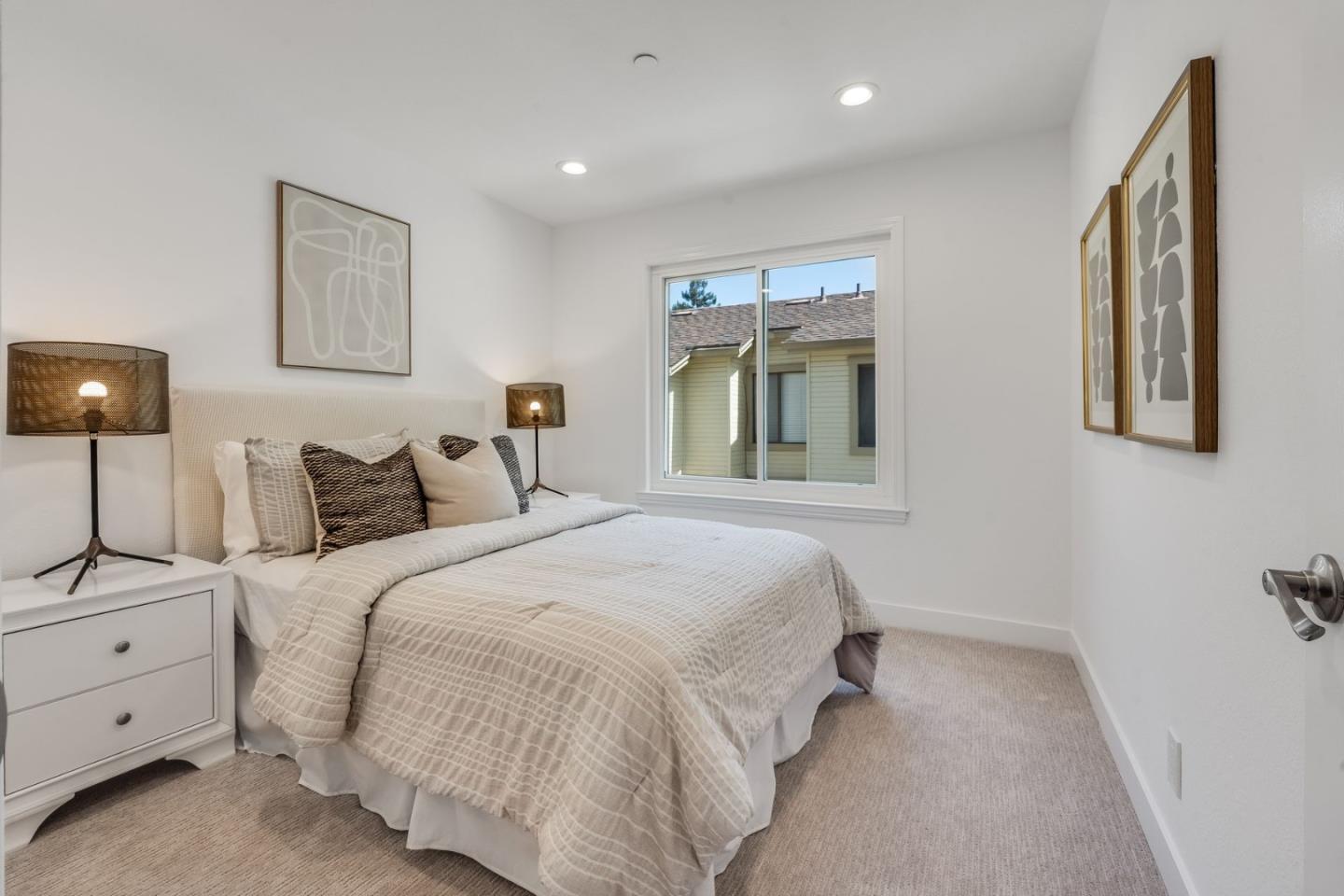 Detail Gallery Image 21 of 42 For 983 La Mesa Ter #B,  Sunnyvale,  CA 94086 - 3 Beds | 2/1 Baths