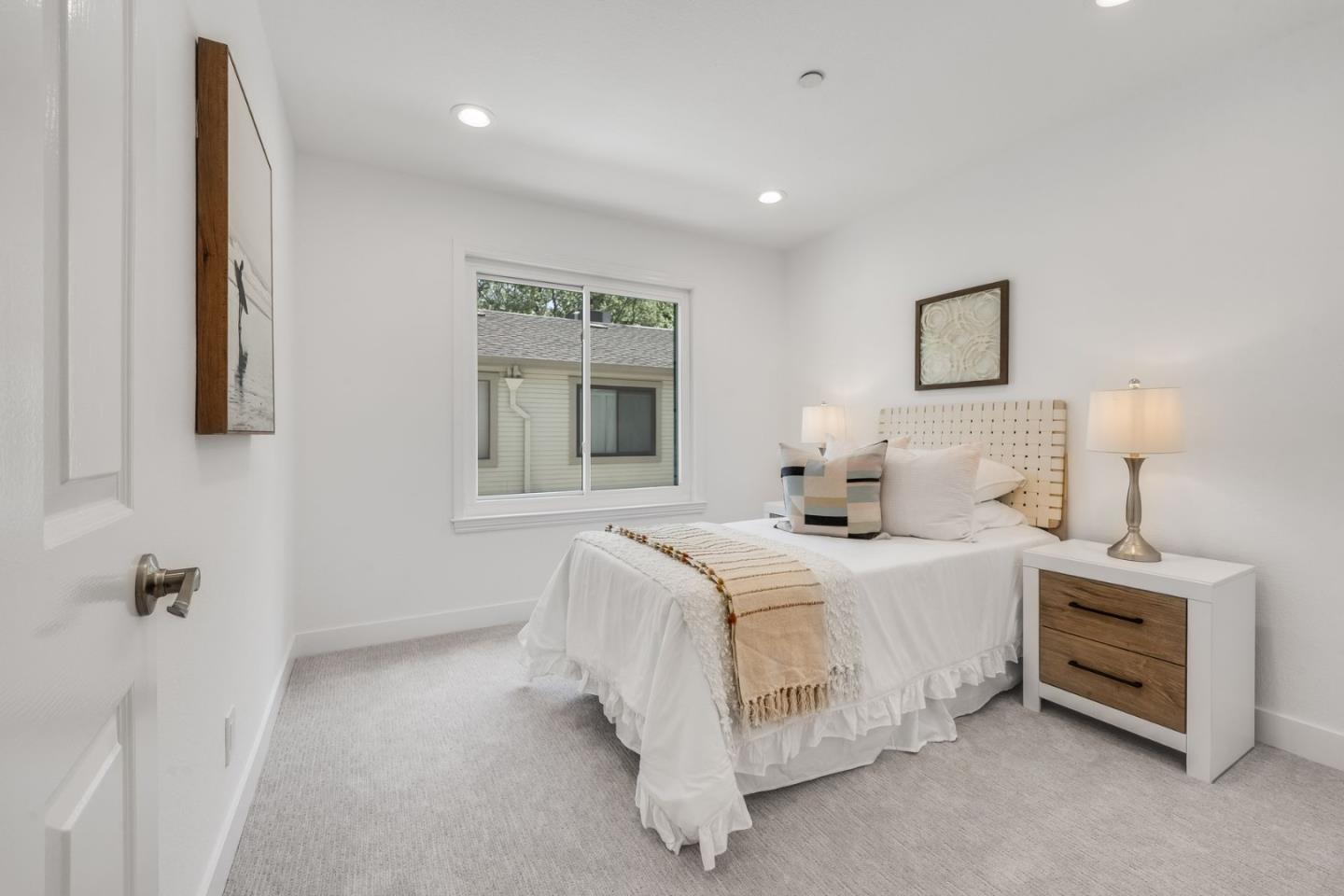 Detail Gallery Image 23 of 42 For 983 La Mesa Ter #B,  Sunnyvale,  CA 94086 - 3 Beds | 2/1 Baths