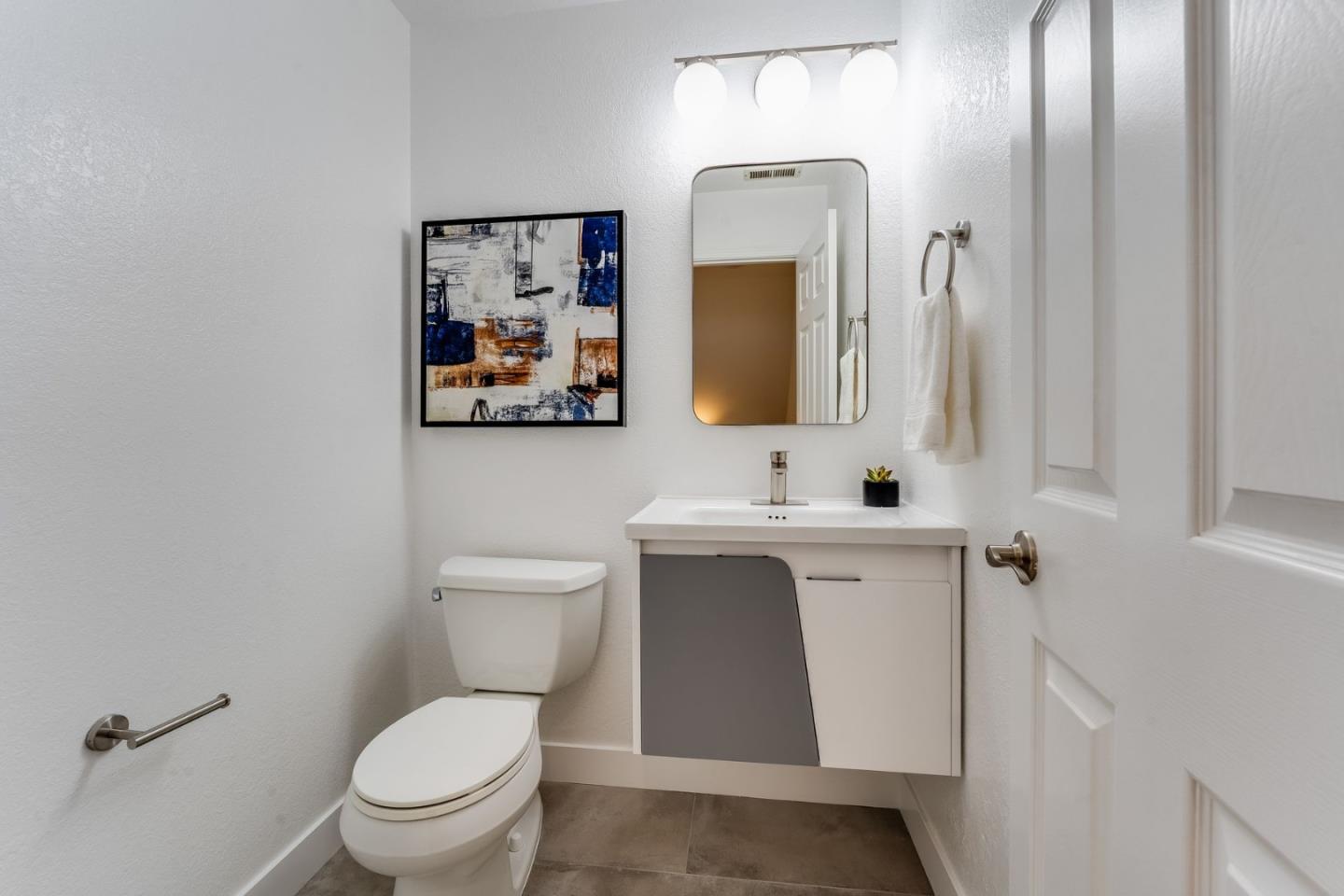Detail Gallery Image 25 of 42 For 983 La Mesa Ter #B,  Sunnyvale,  CA 94086 - 3 Beds | 2/1 Baths