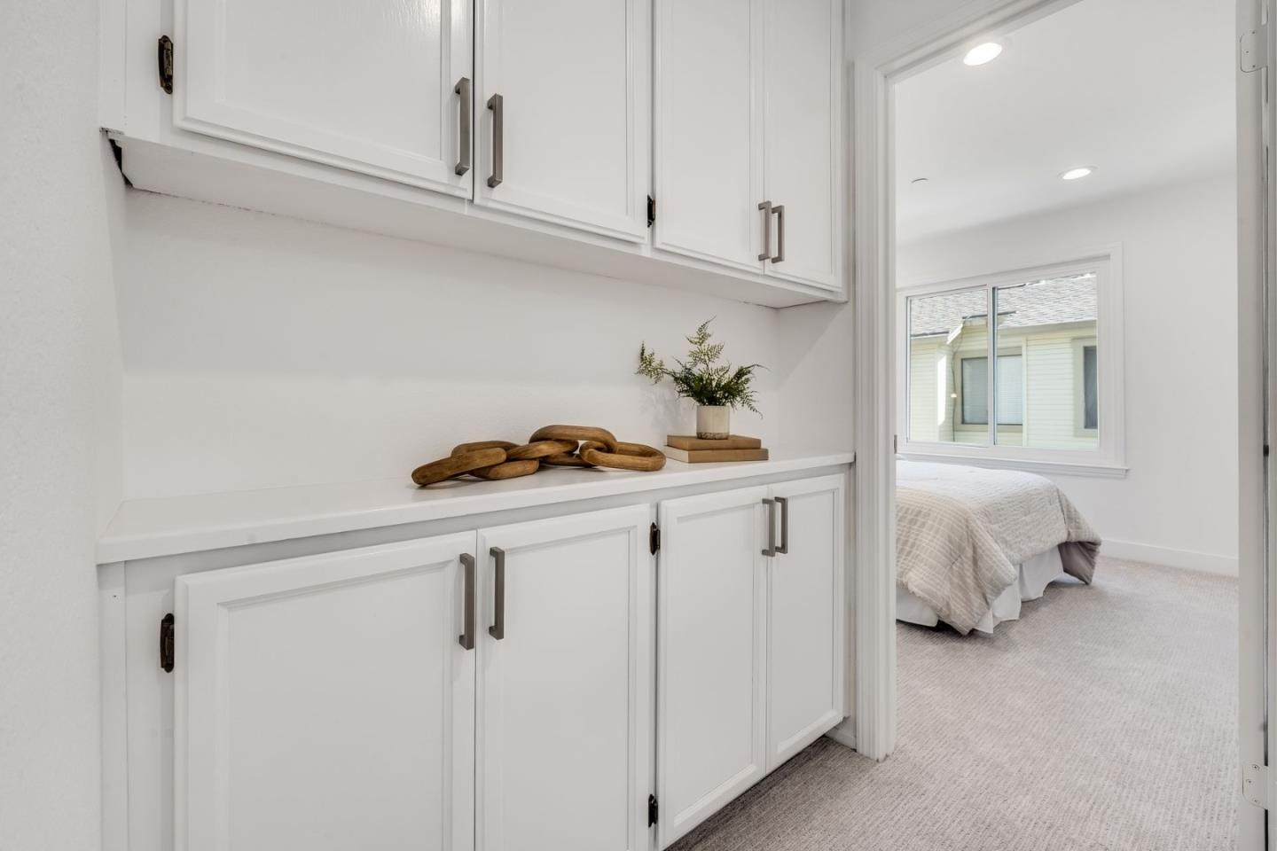 Detail Gallery Image 28 of 42 For 983 La Mesa Ter #B,  Sunnyvale,  CA 94086 - 3 Beds | 2/1 Baths