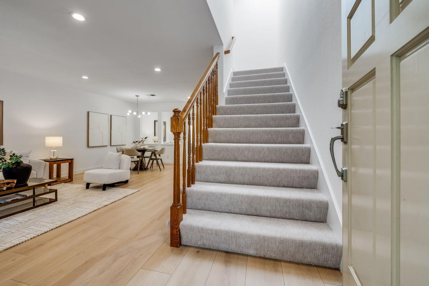 Detail Gallery Image 29 of 42 For 983 La Mesa Ter #B,  Sunnyvale,  CA 94086 - 3 Beds | 2/1 Baths