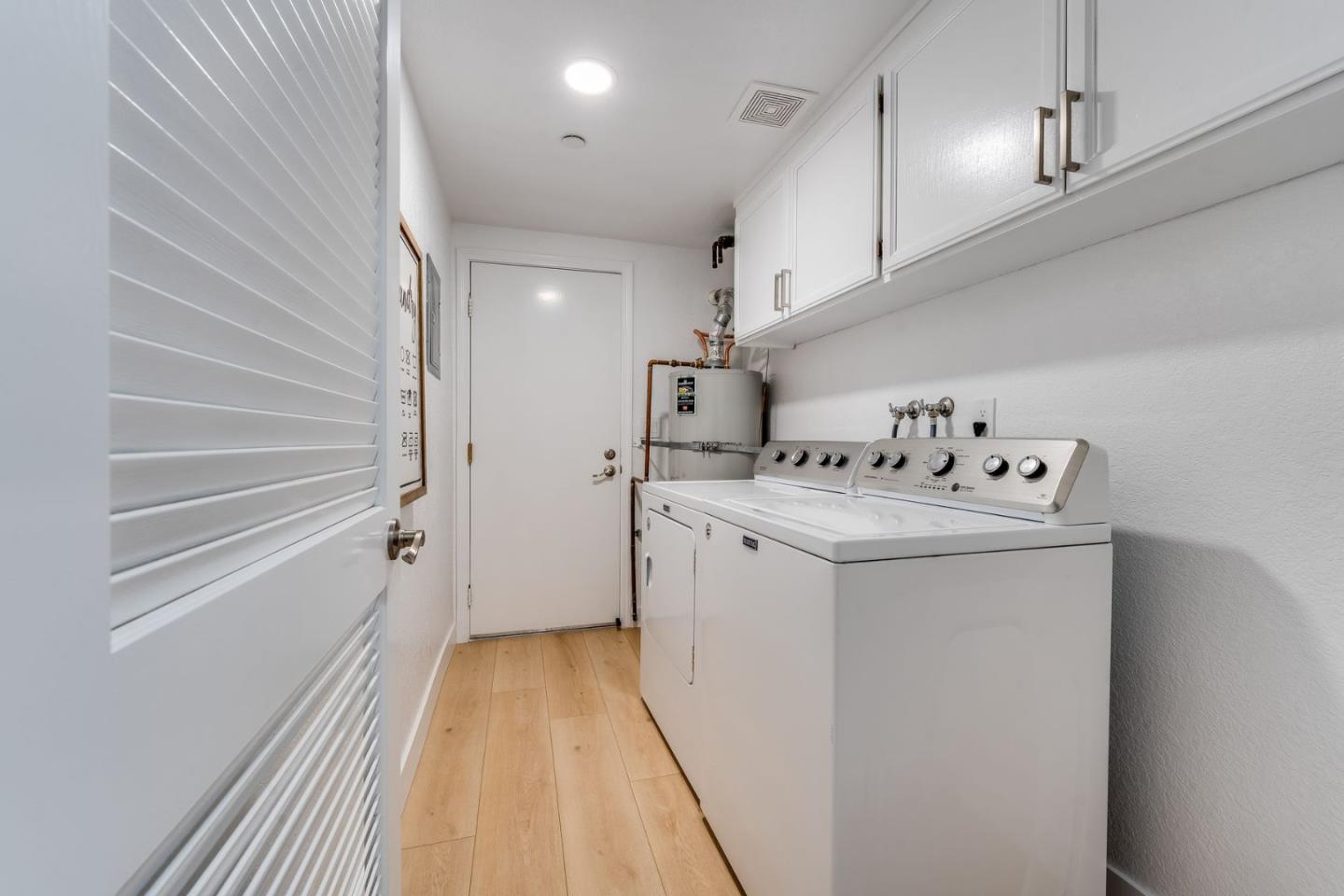 Detail Gallery Image 30 of 42 For 983 La Mesa Ter #B,  Sunnyvale,  CA 94086 - 3 Beds | 2/1 Baths