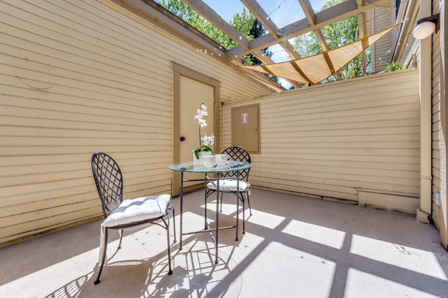 Detail Gallery Image 31 of 42 For 983 La Mesa Ter #B,  Sunnyvale,  CA 94086 - 3 Beds | 2/1 Baths