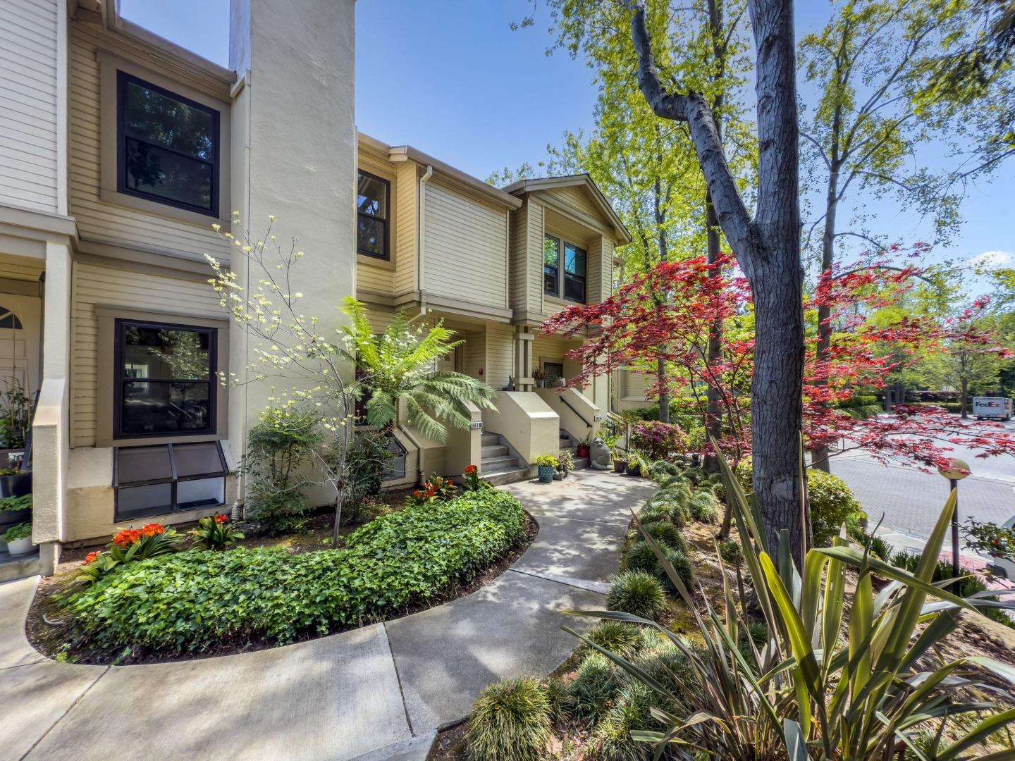Detail Gallery Image 37 of 42 For 983 La Mesa Ter #B,  Sunnyvale,  CA 94086 - 3 Beds | 2/1 Baths