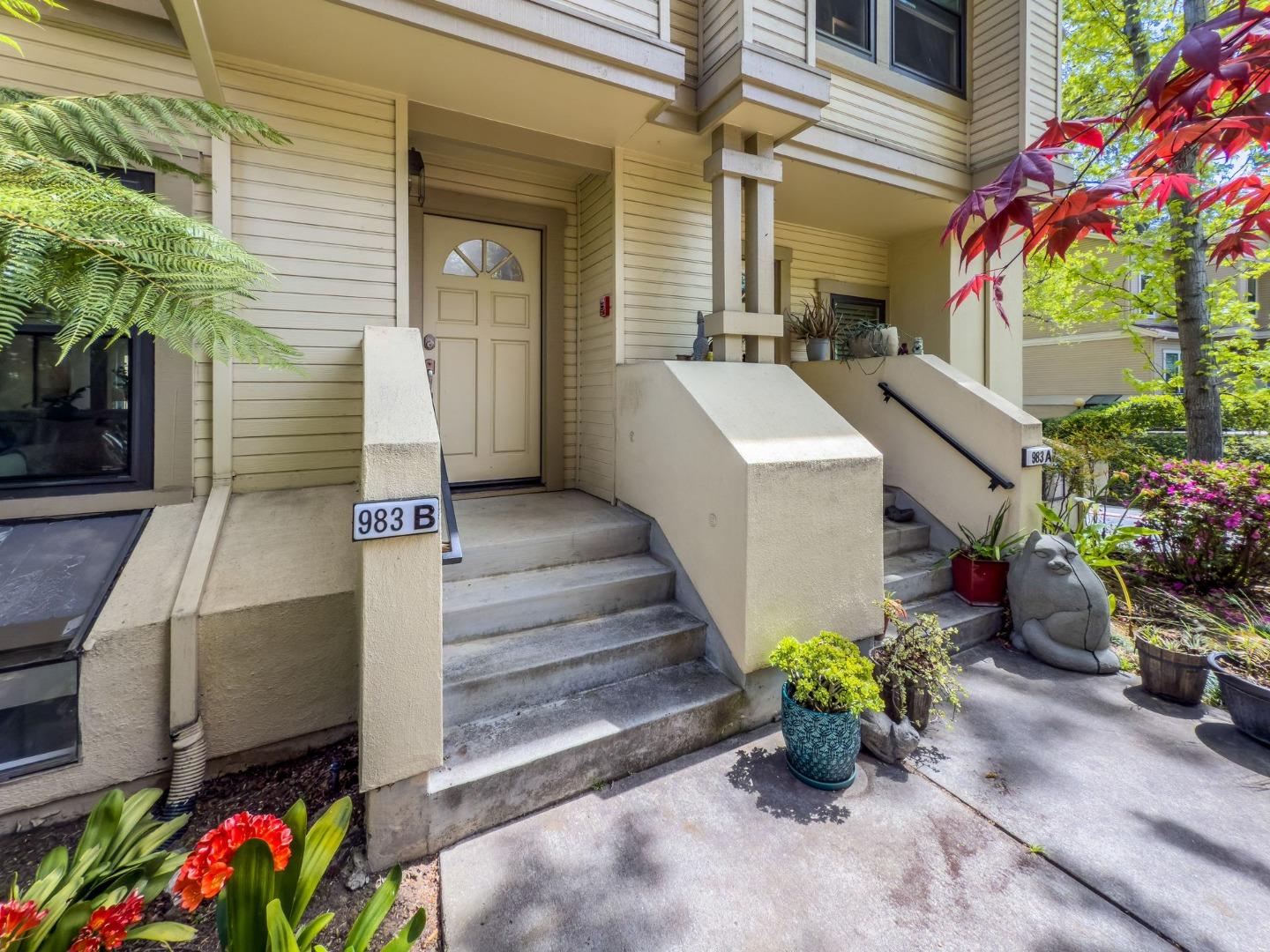 Detail Gallery Image 38 of 42 For 983 La Mesa Ter #B,  Sunnyvale,  CA 94086 - 3 Beds | 2/1 Baths