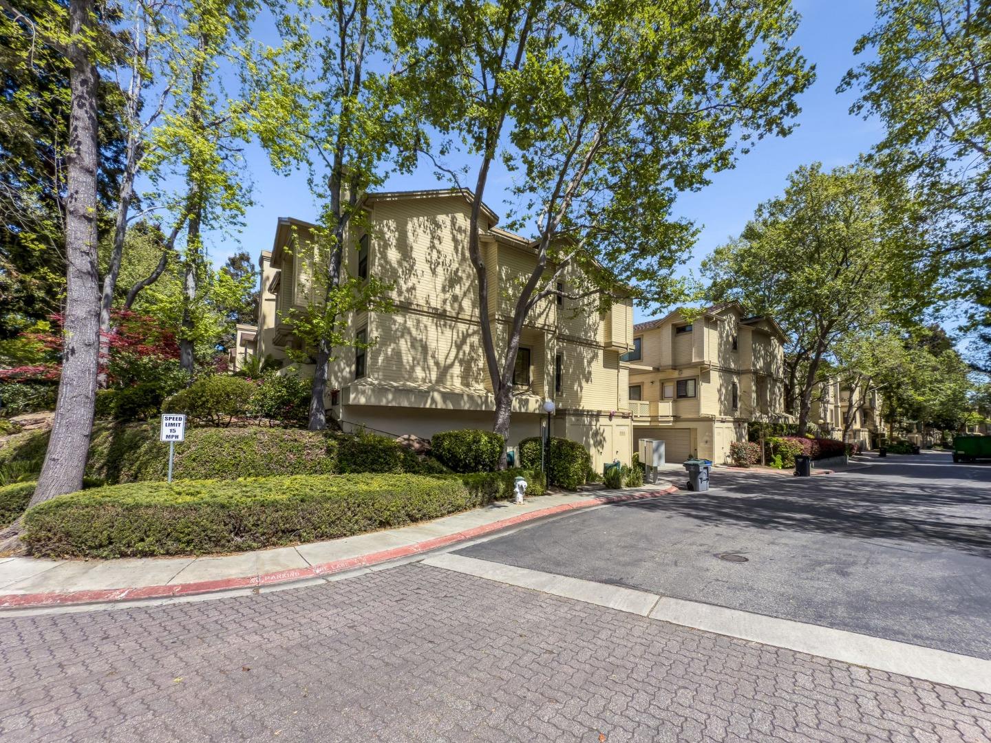 Detail Gallery Image 39 of 42 For 983 La Mesa Ter #B,  Sunnyvale,  CA 94086 - 3 Beds | 2/1 Baths
