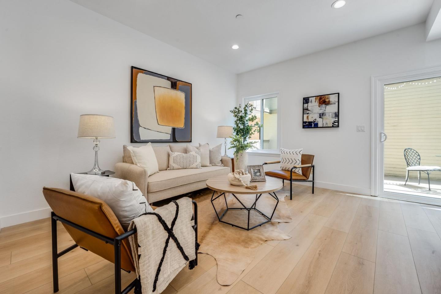 Detail Gallery Image 8 of 42 For 983 La Mesa Ter #B,  Sunnyvale,  CA 94086 - 3 Beds | 2/1 Baths