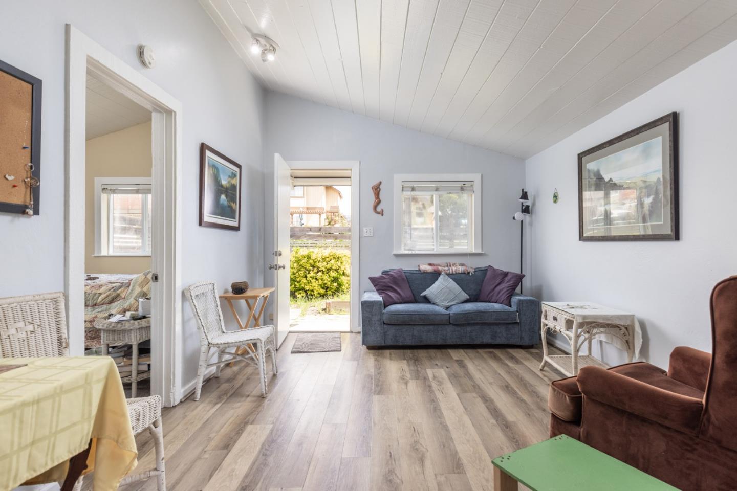 Detail Gallery Image 10 of 19 For 1703 Hilton St, Seaside,  CA 93955 - 1 Beds | 1 Baths
