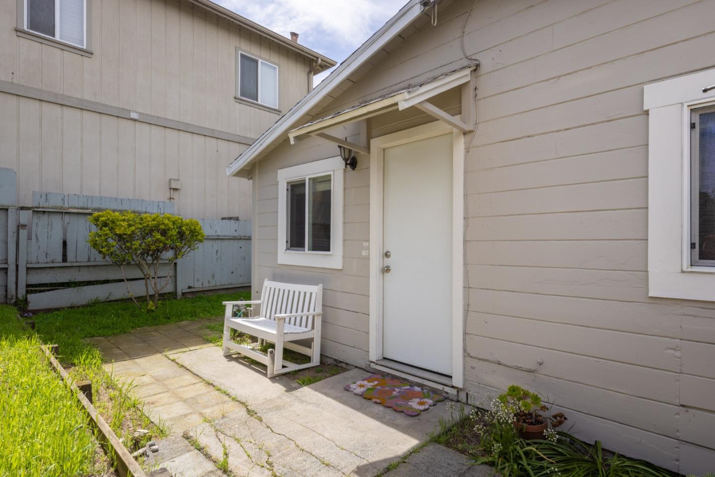 Detail Gallery Image 9 of 19 For 1703 Hilton St, Seaside,  CA 93955 - 1 Beds | 1 Baths