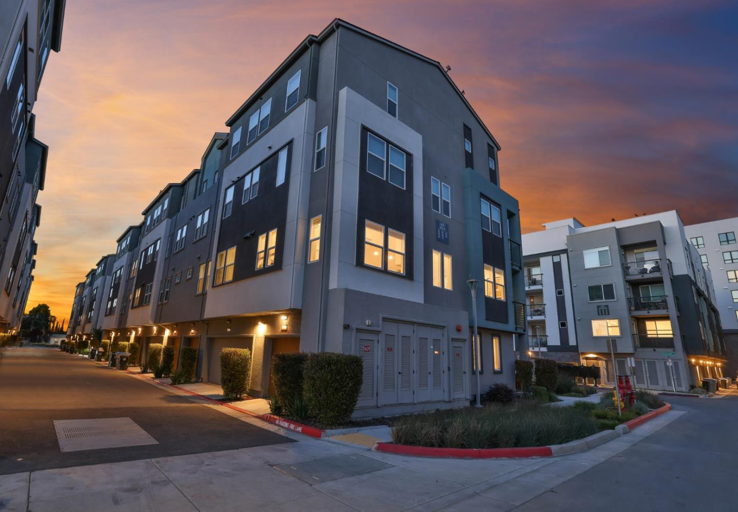 Detail Gallery Image 2 of 36 For 580 Yale Way, San Jose,  CA 95117 - 3 Beds | 2/1 Baths