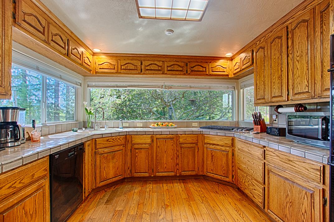 Detail Gallery Image 15 of 75 For 305 Mountain View Rd, Santa Cruz,  CA 95065 - 5 Beds | 3/1 Baths